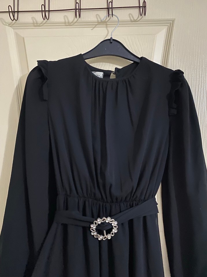 Kemer Detaylı Siyah Uzun Kollu Uzun Elbise - Görsel 3