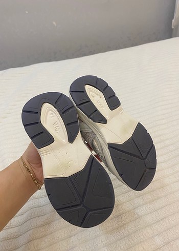 Kız Çocuk Gri Cırtcırtlı Spor Ayakkabı - Görsel 5