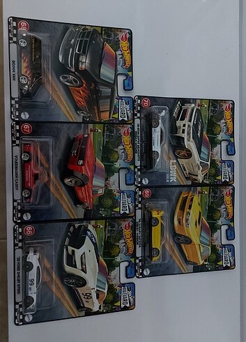 Hot Wheels Premium Beşli Araba Seti