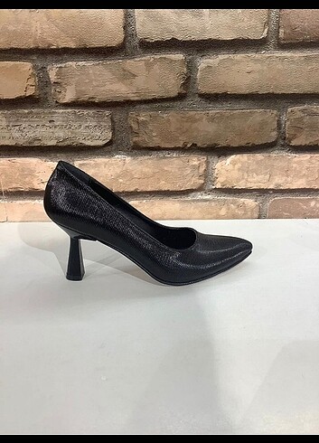 39 Beden Stiletto mağaza ürünü