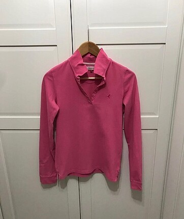 Pembe lakos