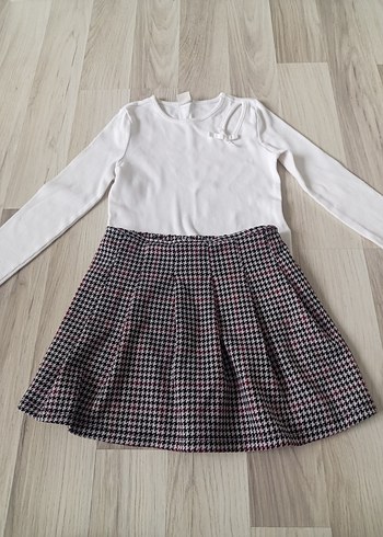 Kız Çocuk Pilili Etek ve Beyaz Kolsuz Üst - Görsel 2