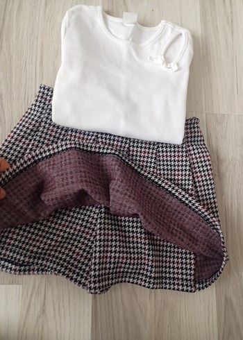 Kız Çocuk Pilili Etek ve Beyaz Kolsuz Üst - Görsel 3