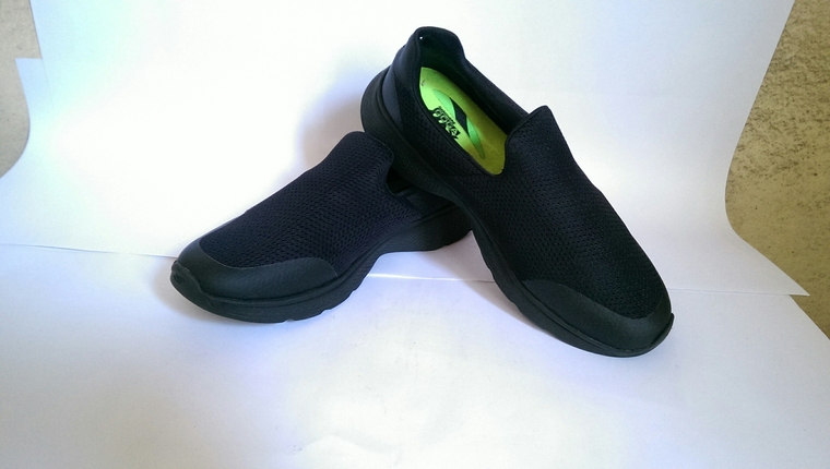 skechers 43