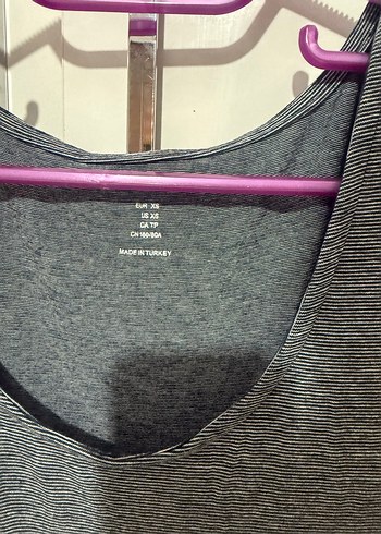 H&M 
Gri V Yaka Midi Hamile Elbisesi - Görsel 2