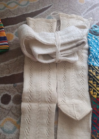 Beden El Örgüsü Renkli ve Beyaz Çoraplar tane fiyatıdır