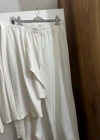 Beyaz Rahat Kesim ikili takım - Görsel 3