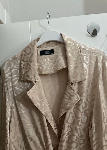 Bej Parlak Yılan Desenli Kadın Takım - Görsel 4