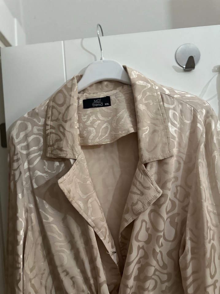 Bej Parlak Yılan Desenli Kadın Takım - Görsel 4