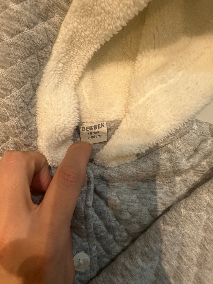 Gri Kapüşonlu Kürk Detaylı Mont - Görsel 2