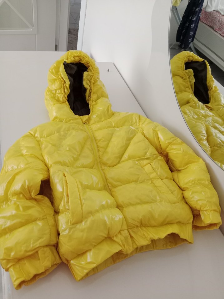 Sarı Kapüşonlu çocuk Kışlık Mont - Görsel 2