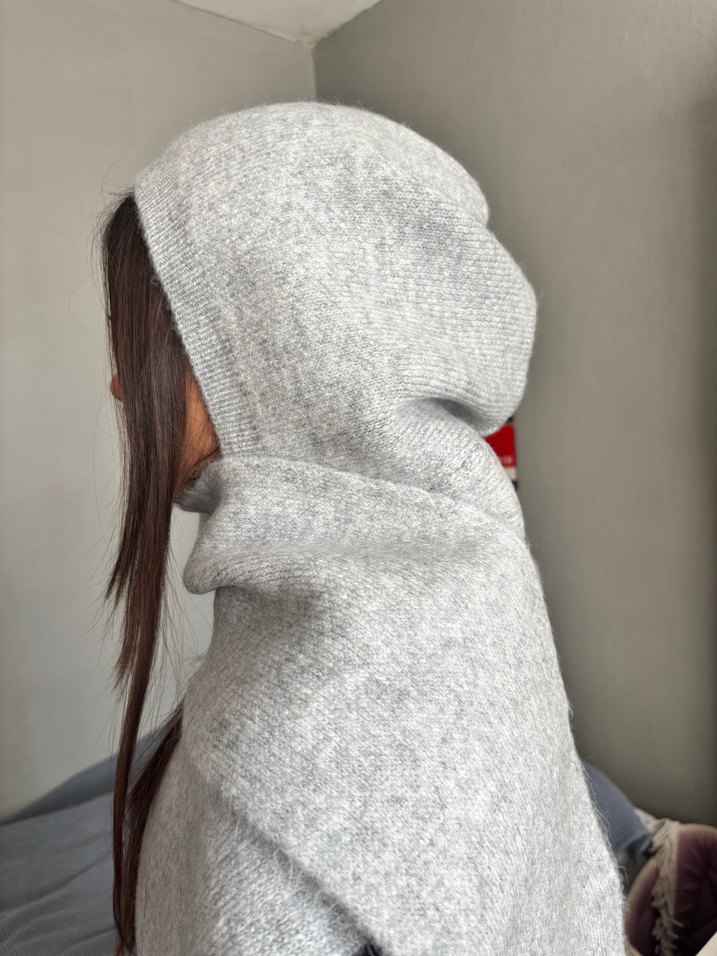 Kadın Beyaz Yün Atkı - Görsel 2