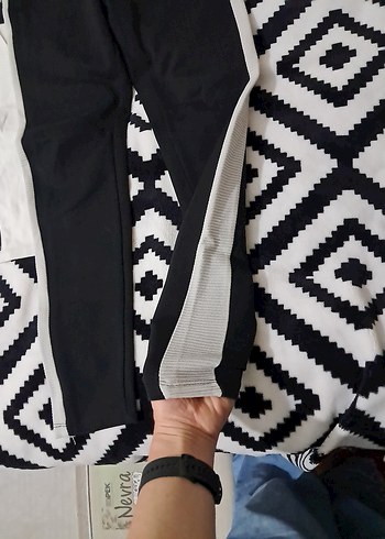 Beyaz Baskılı Uzun Kollu Kız Tişörtü ve tayt - Görsel 3