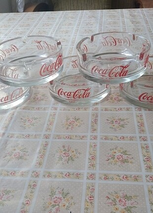 Beş adet nostaljik coca Cola küllük 