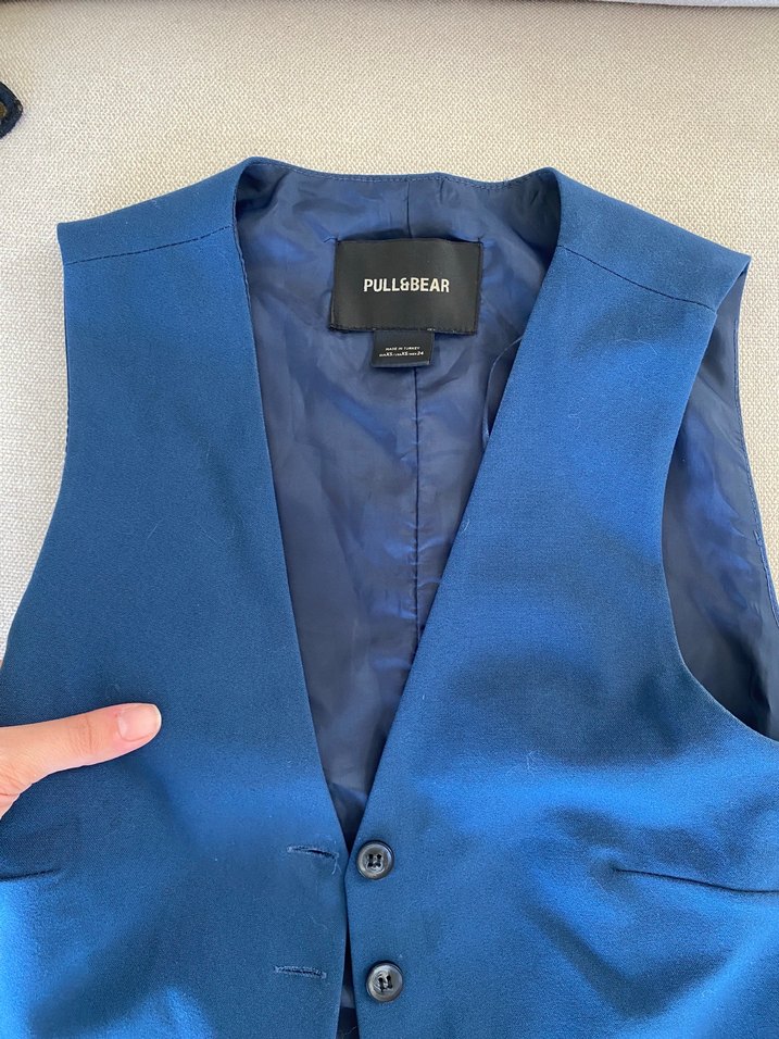 Düğmeli Mavi V Yakalı Takım - Görsel 4