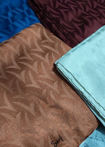 Kadın desenli eşarp - Görsel 3