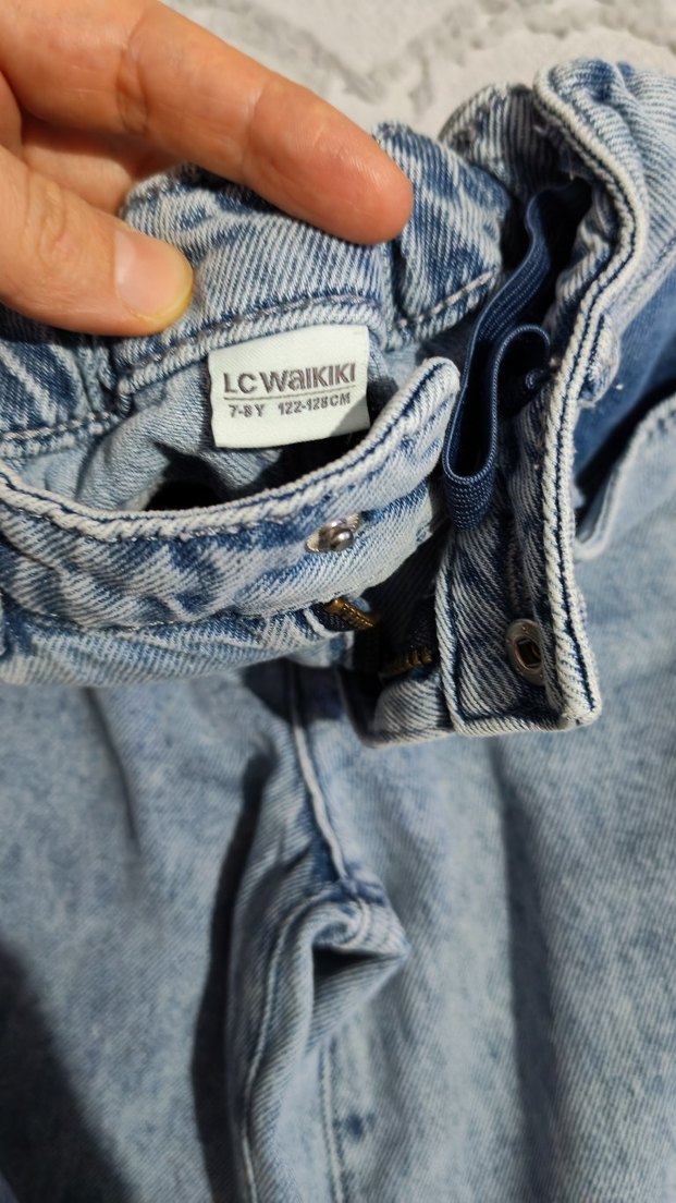 Nakışlı Düğmeli Kız Kot Pantolon - Görsel 3