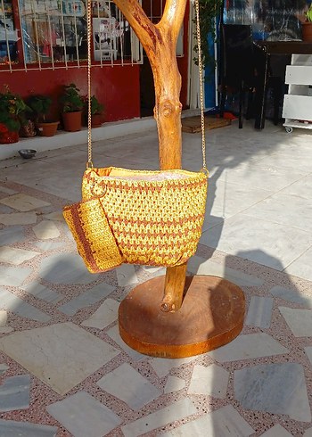 Zincir Detaylı Sarı Nakışlı Örgü Kadın Çanta - Görsel 2