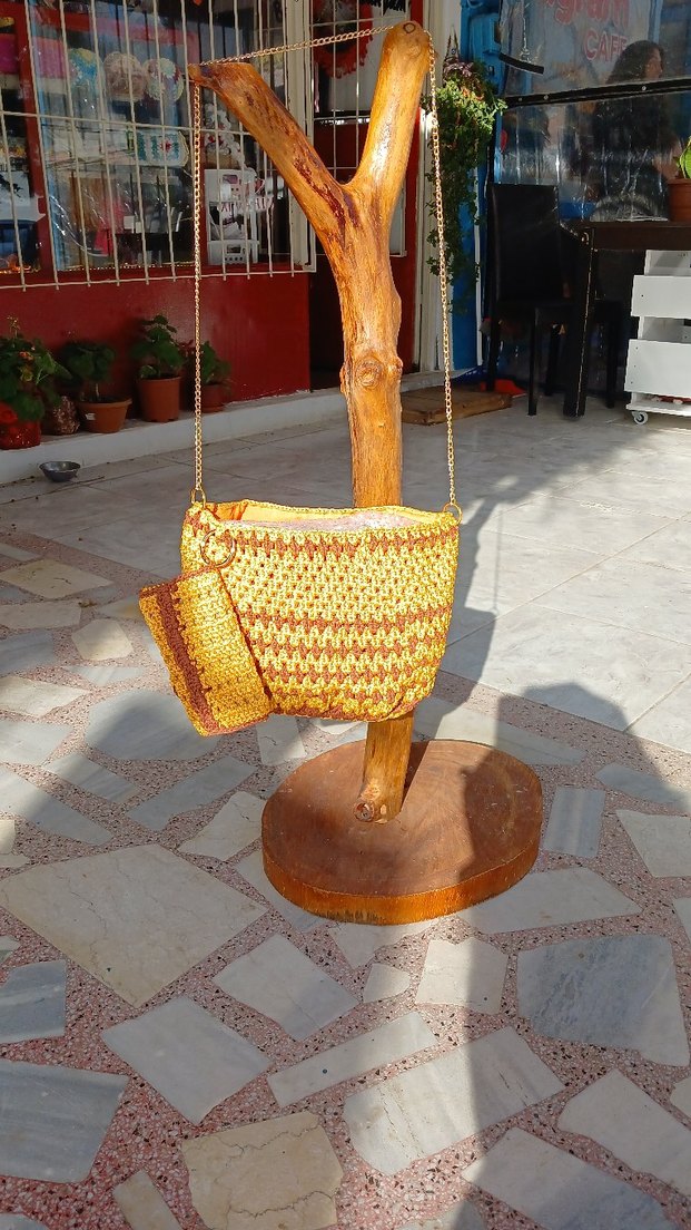 Zincir Detaylı Sarı Nakışlı Örgü Kadın Çanta - Görsel 2