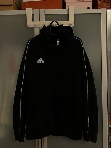 Adidas Sweatshirt