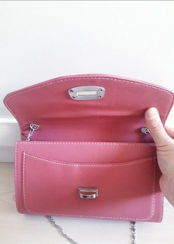 Zincir Detaylı Pembe Deri Kadın Çanta - Görsel 2