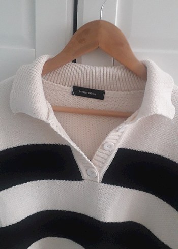 V Yaka Siyah-Beyaz Çizgili Kadın Triko - Görsel 3