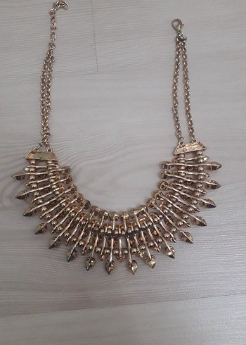 Uzun Parlak Altın Kadın Kolye - Görsel 2