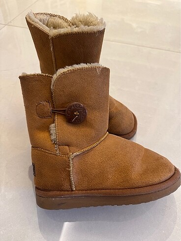 32 Beden Ugg 32 numara bot