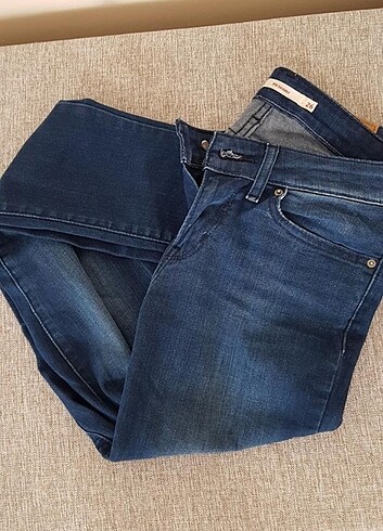 Levi's jean 711