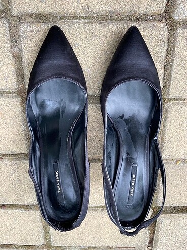 Topuklu siyah ayakkabı