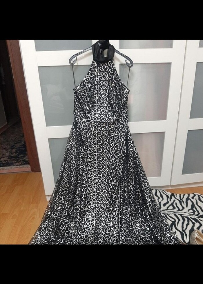 Paletli gece elbisesi - Görsel 2