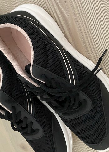 Siyah Bağcıklı Kadın Spor Ayakkabı - Görsel 3
