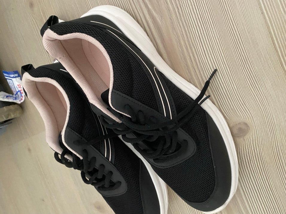 Siyah Bağcıklı Kadın Spor Ayakkabı - Görsel 3