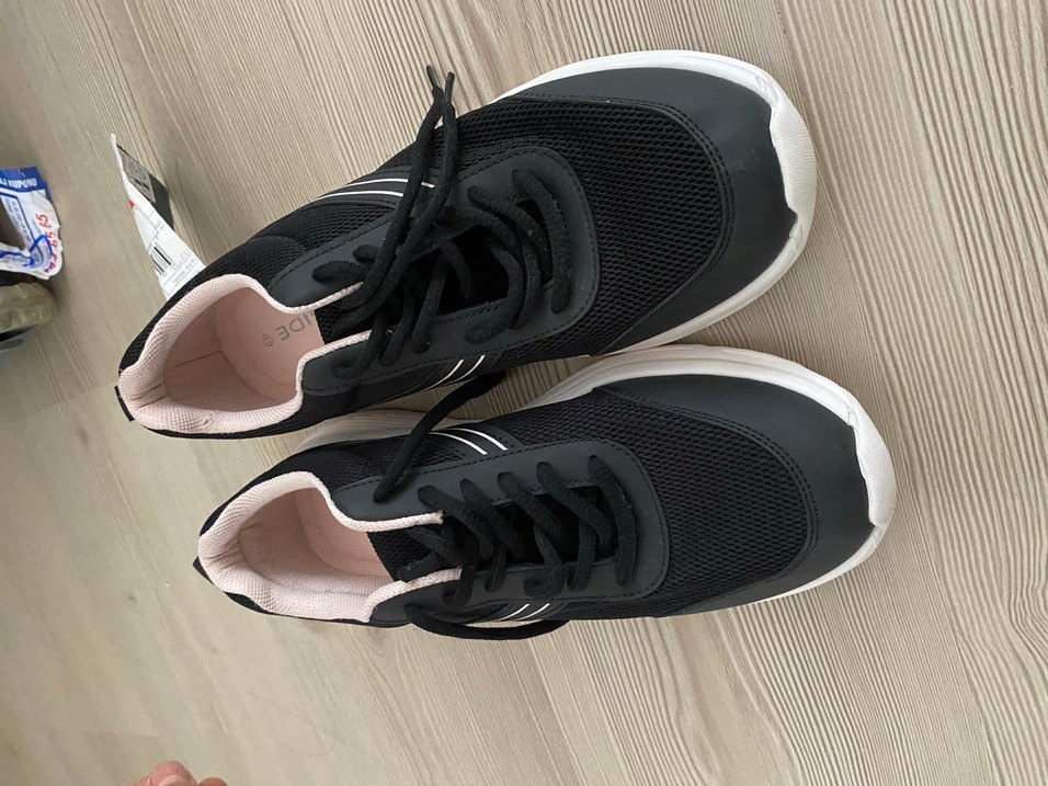 Siyah Bağcıklı Kadın Spor Ayakkabı - Görsel 2