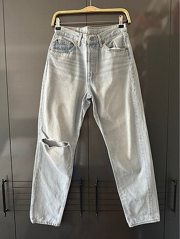 Levis Mom Jean