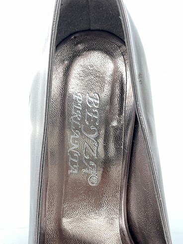 39 Beden gri Renk PreLoved Platform %70 İndirimli.