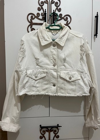 bershka beyaz kot ceket