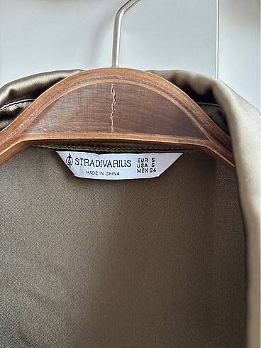 Stradivarius Saten elbise