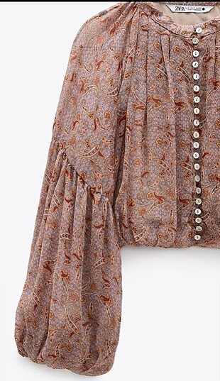 Zara desenli crop fit bluz