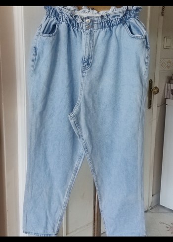 Beli Kemerli Mavi Rahat Kesim Kadın Kot Pantolon