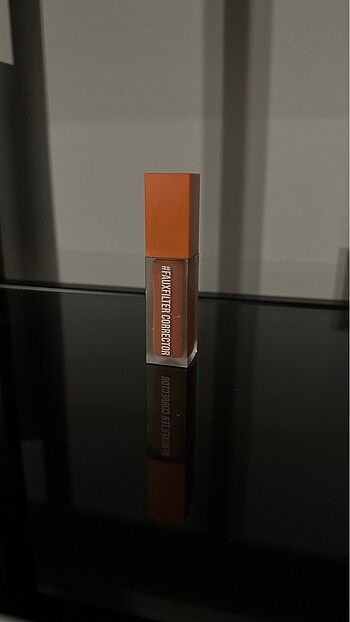 Huda Beauty HUDA FAUXFILTER CORRECTOR