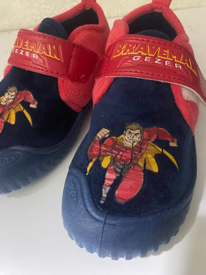 Erkek Çocuk Renkli Kaydırmaz Terlik - Görsel 2