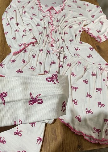 Nakışlı Beyaz Mini Kadın Pijama Takımı - Görsel 5
