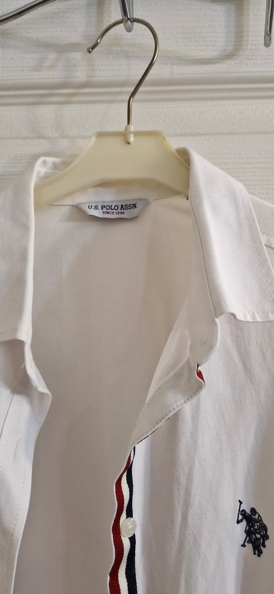 Düğmeli Beyaz Polo Gömlek - Görsel 2