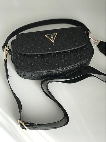 Guess muadili baget çanta