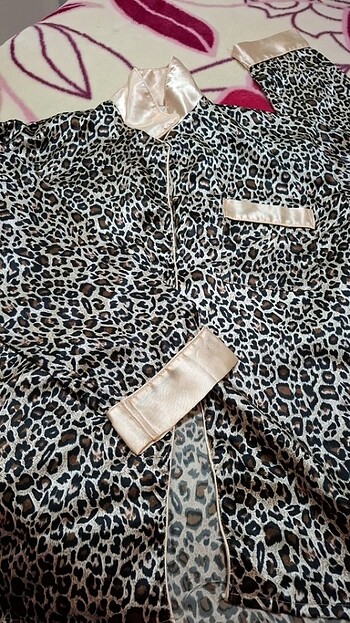 m Beden camel Renk SATEN LEOPAR PIJAMA TAKIM