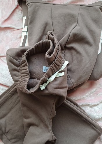 Kapüşonlu ve Eşofman Takımı - Görsel 3