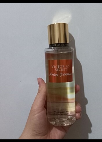 Victoria's Secret vücut spreyi 