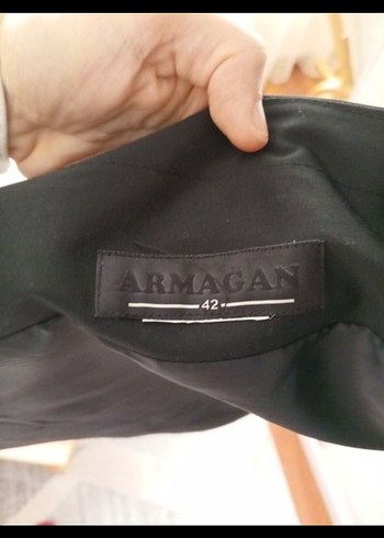 42 Beden siyah Renk Armağan marka siyah trenckot