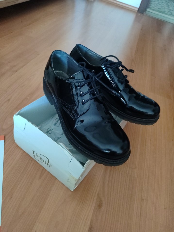 Parlak Siyah Rugan Ayakkabı - Görsel 2